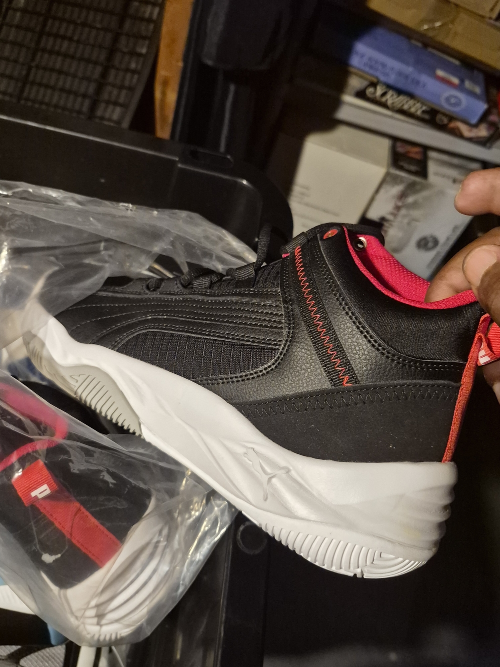 Puma Men's Black and Pink Low-Top Sneakers